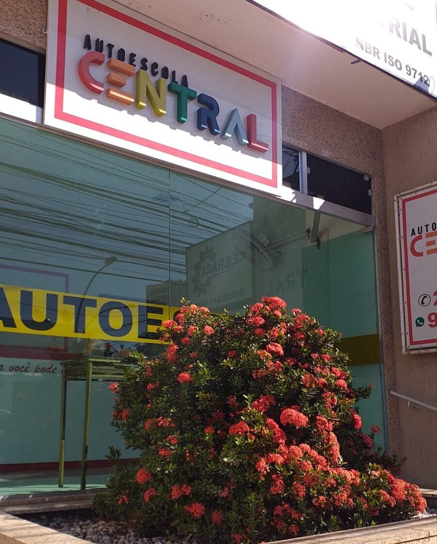 Fachada da Autoescola Central em Campos dos Goytacazes